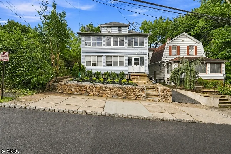 3 bed, 1.0 bath, $3,200 — Photo 1