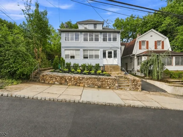 36 Whitfield St, Caldwell, NJ 07006
