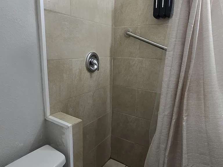2709 N Bell Ave #4 — Photo 2