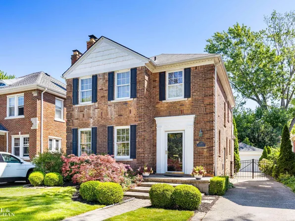170 Fisher Rd, Grosse Pointe Farms, MI 48230