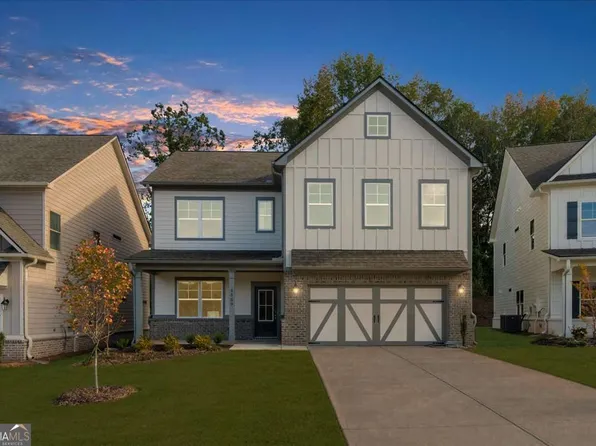 5533 Keswick Dr, Flowery Branch, GA 30542