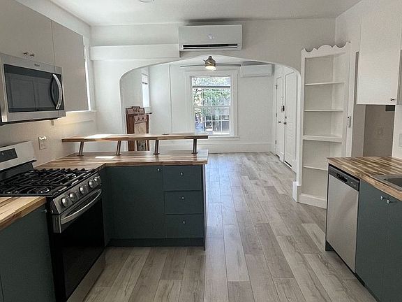 4th image of 1218 N Clarkson St APT 4