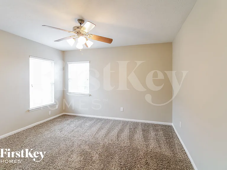 8303 Egret Bay Cir — Photo 11