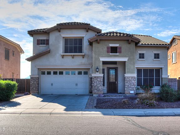 4th image of 2727 E Blue Spruce Ln