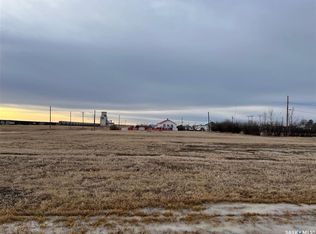 910 Railway Ave E, Fox Valley, SK S0N0V0