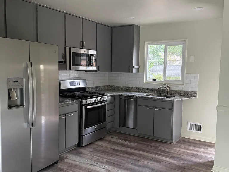 10910 Rosalie Dr — Photo 3