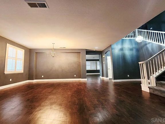 4th image of 36605 Walden Ln