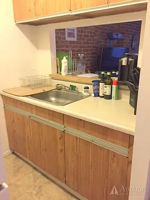 Rented by Anchor Associates | media 4