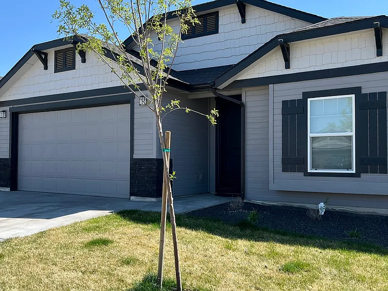 12453 Smugglers Basin St — Photo 1