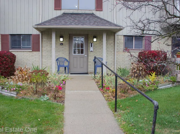 1088 Hillcrest Dr #43, Oxford, MI 48371