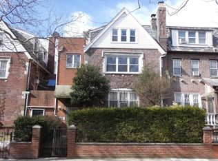 3320 85th St, Flushing, NY 11372