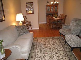 51 Walpole Rd, Elk Grove Village, IL 60007