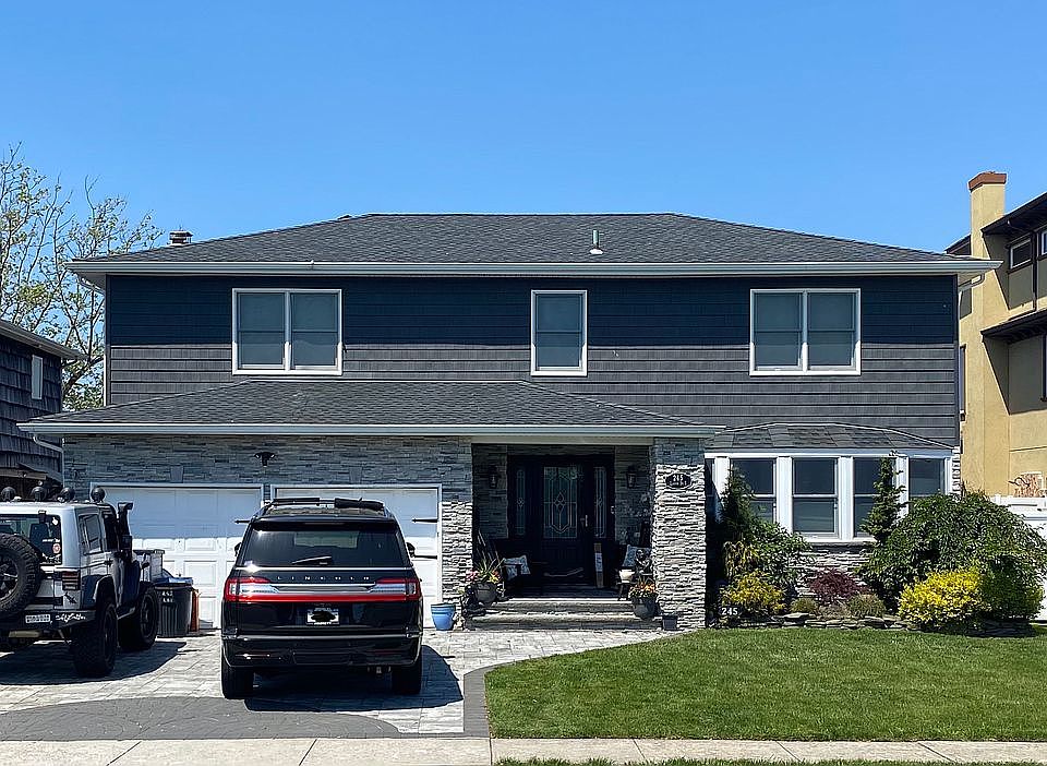 1st image of 245 Lagoon Dr E