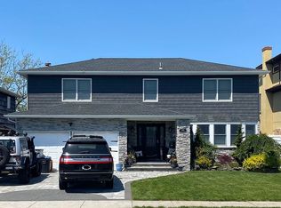 245 Lagoon Dr E, Lido Beach, NY 11561