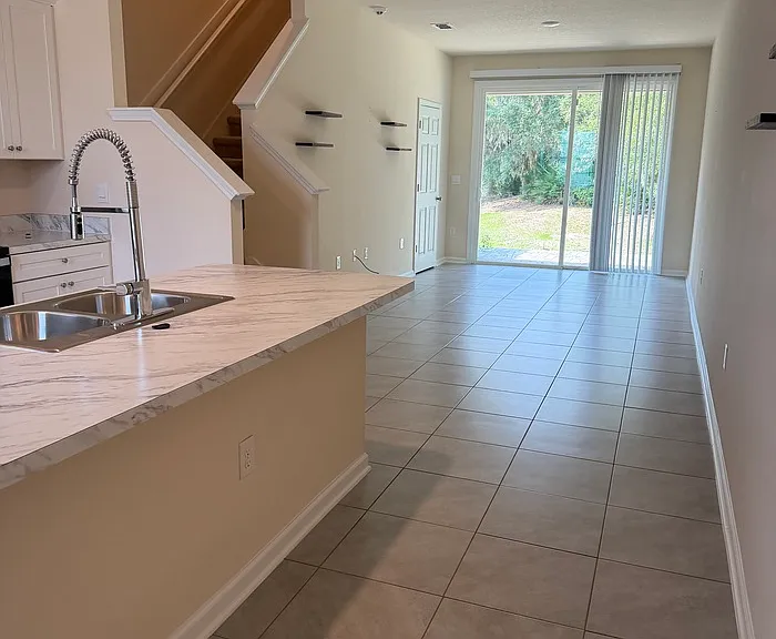 136 Whispering Brook Dr #136 — Photo 2