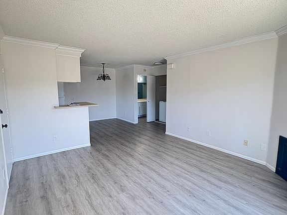 5th image of 201 Woodland Pkwy Unit 248
