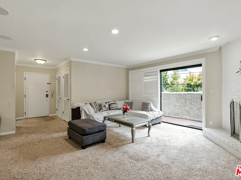 1110 S Shenandoah St #8 — Photo 7