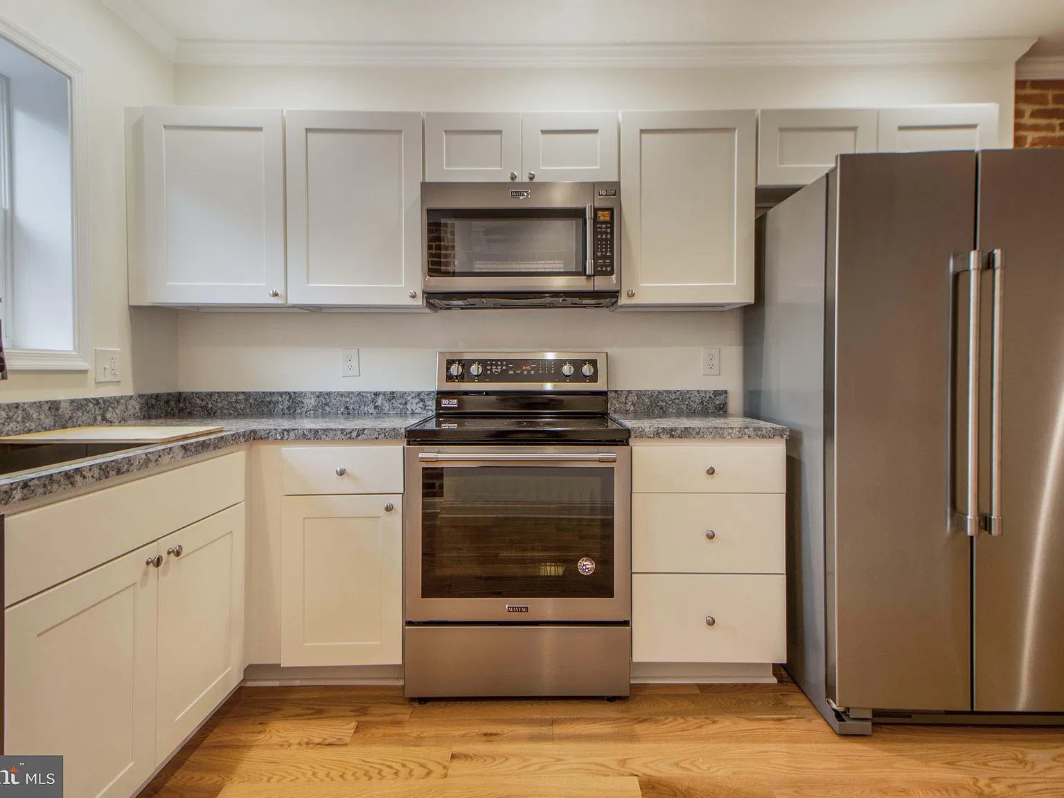 333 S Conkling St — Photo 1