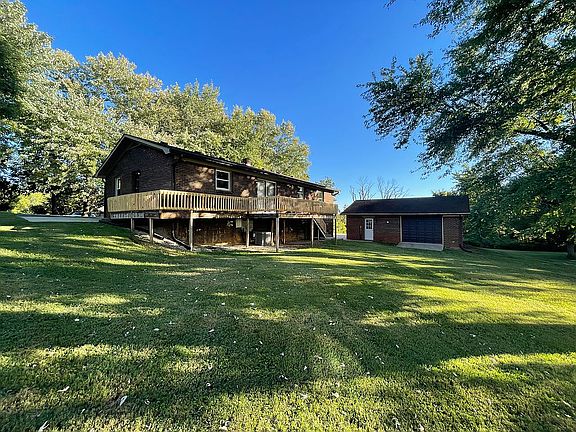3rd image of 2317 Old Munfordville Rd