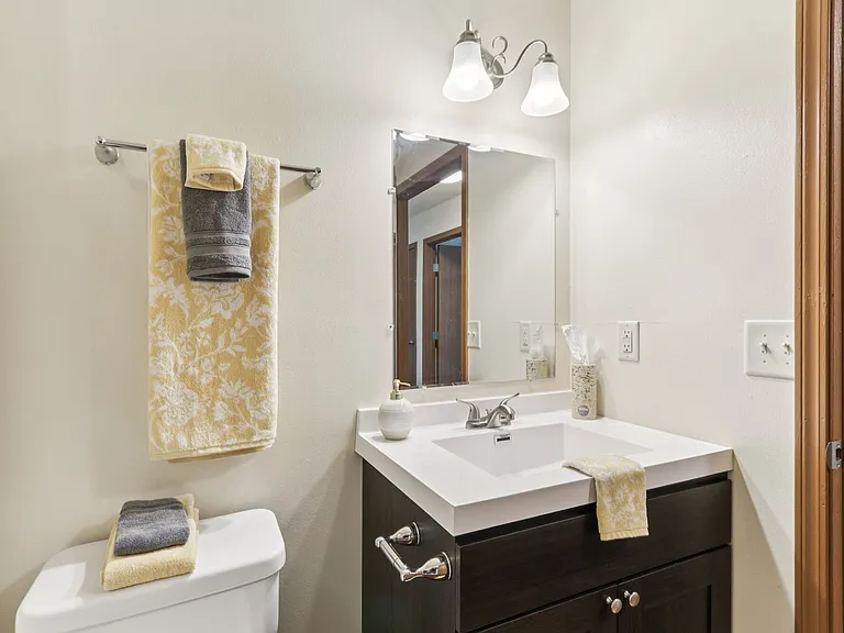 Woodfield Heights Apartments — Photo 20