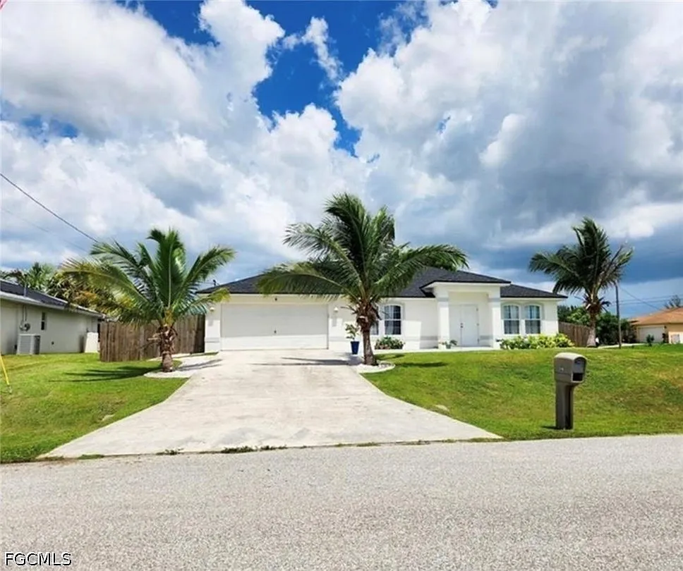 3 bed, 2.0 bath, 2020 sqft, $2,000 — Photo 2