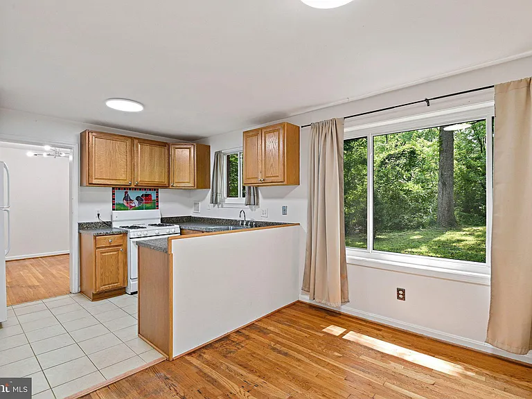 8701 Parliament Dr — Photo 11