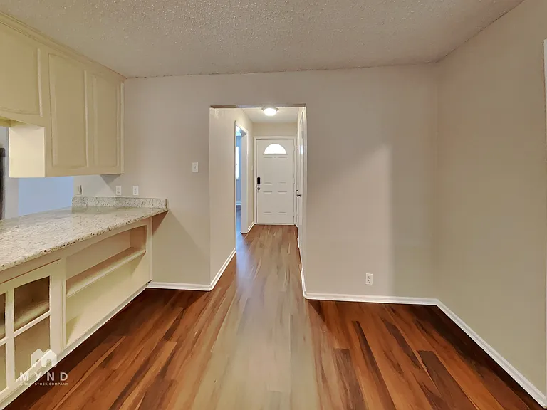 129 NE Michael Dr — Photo 5