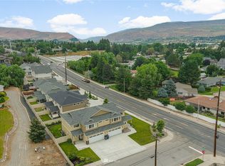 1802 Mulberry Ln, Wenatchee, WA 98801