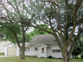 505 S Lincoln St, Lake Mills, IA 50450