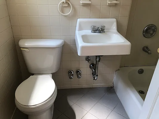 Rented by Waverly Realty Associates | media 8