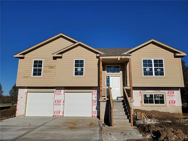 1st image of 8112 SE Holly Dr