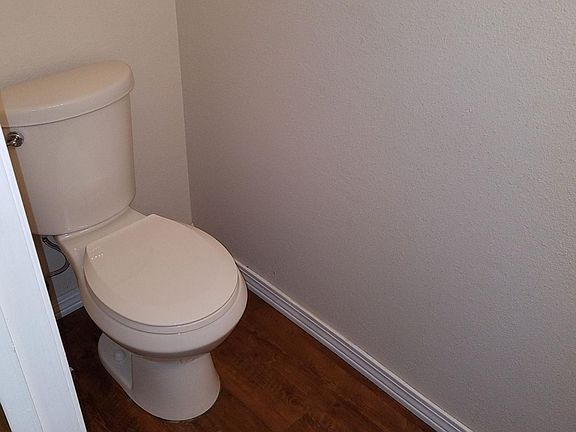 4th image of 1006 S Inglewood Ave APT 14