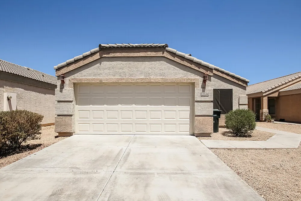 4 bed, 2.0 bath, 1615 sqft, $2,030 — Photo 1