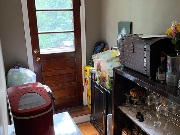 5th image of 23 Beacon Ave #2