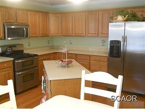 4th image of 424 Summit Dr
