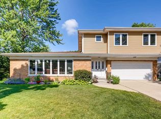 9040 Kenneth Ave, Skokie, IL 60076