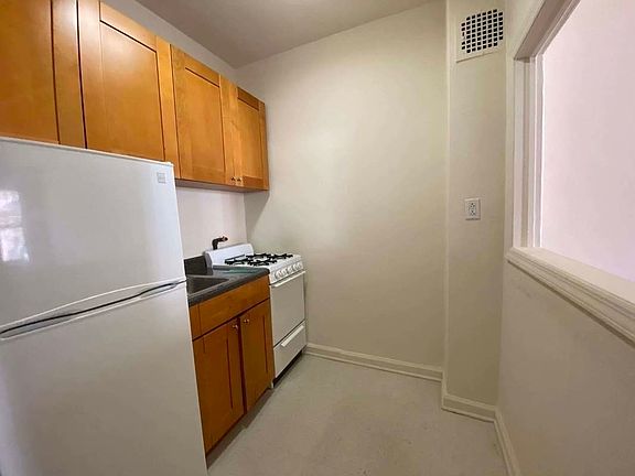 4th image of 525 E 88th St #4AA