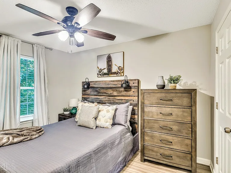 7269 Crestside Dr — Photo 23