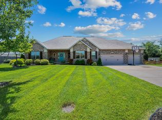 1930 N Pavilion Pl, Strafford, MO 65757