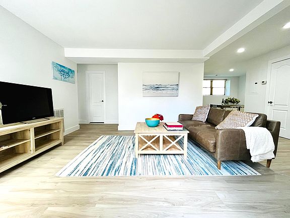 2nd image of 136 Albany Blvd APT 14B