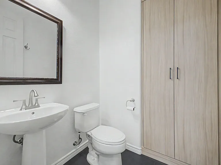 2435 Cordoba Bluff Ct — Photo 11