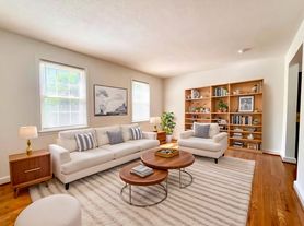 2115 Suitland Ter SE, Washington, DC
