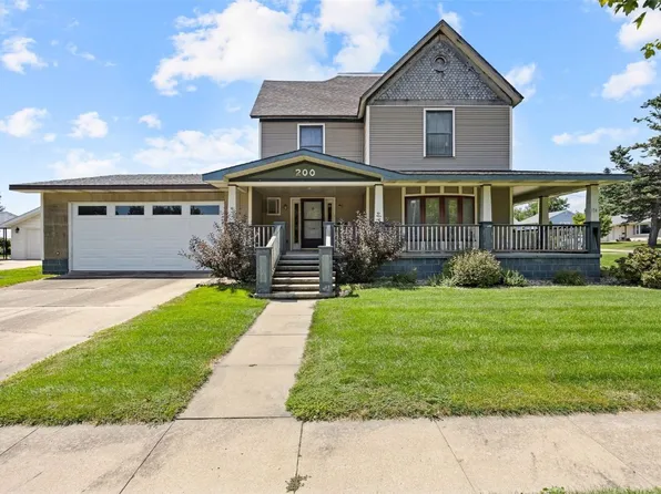 200 Locust St SW, Blairstown, IA 52209