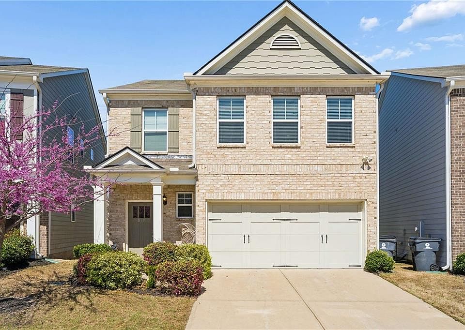 1st image of 817 Regal Ln SW
