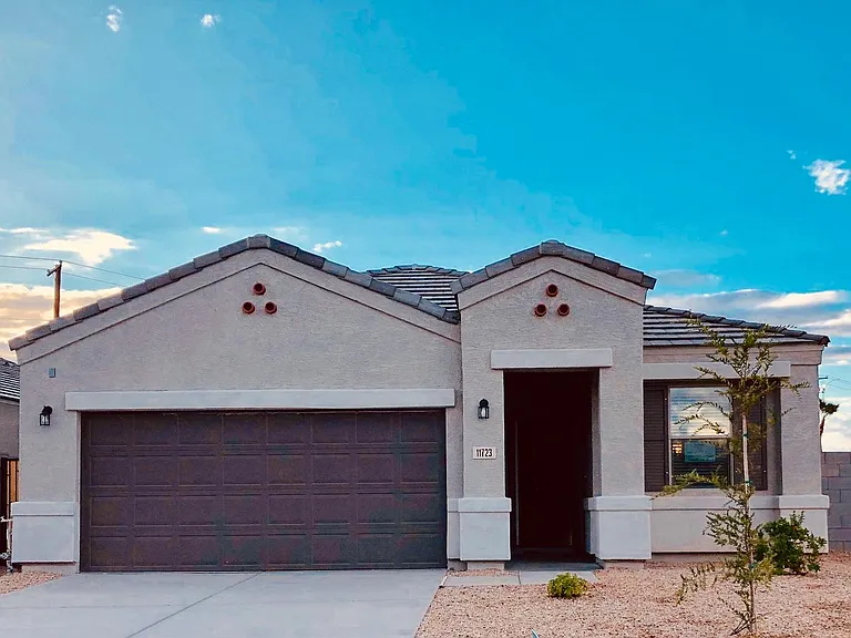 11723 E Marigold Ln — Photo 1