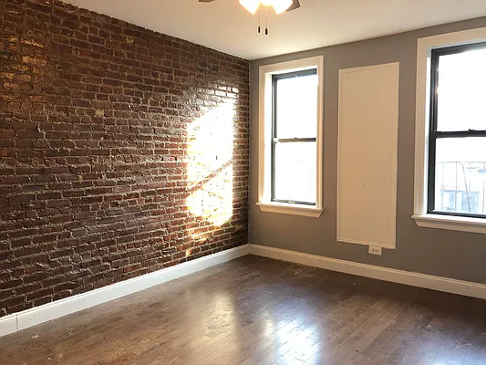 Rented by Lang Realty LLC | media 7