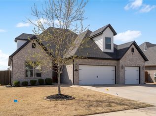 5500 W Lakewood Dr, Rogers, AR 72758
