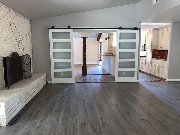 3rd image of 11 Chaparral Ln