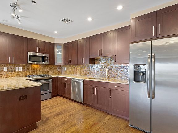 4th image of 151 20th St #C