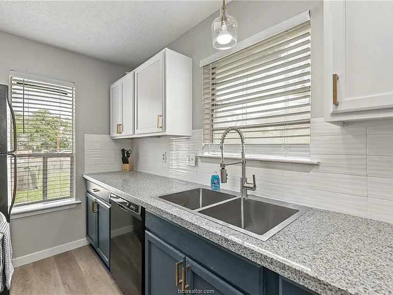 3410 Leon St #A — Photo 10